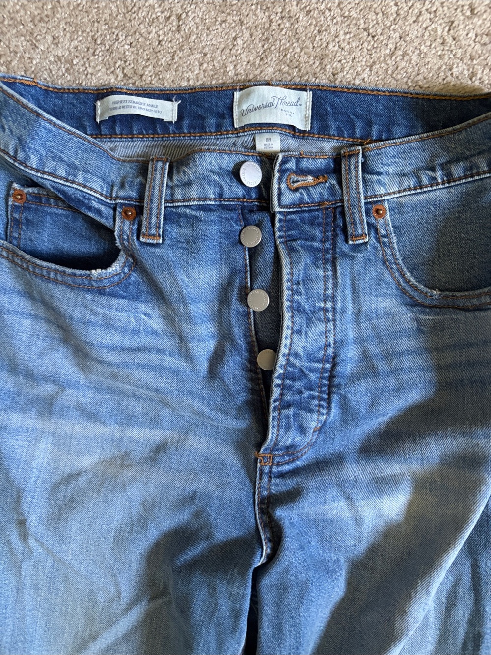 Universal Thread Woman’s Light Blue Relaxed Fit Button-Fly Jeans